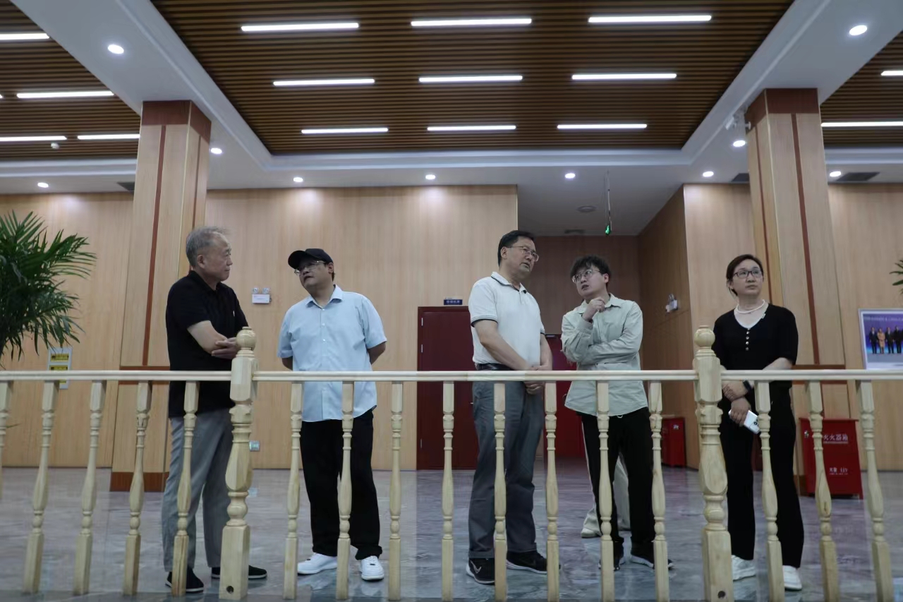 工信部工业政策与规则司原巡视员、先进制造商学院总裁四班班主任辛仁周一行到南宫NG娱乐集团走访